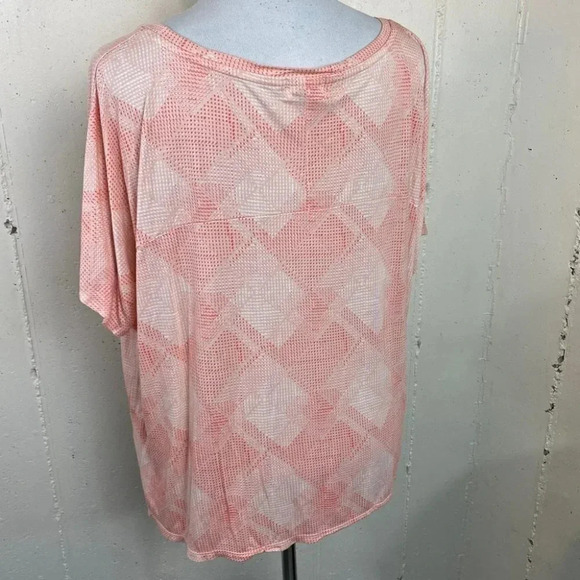 Old Navy XL salmon & white print casual‎ tee shirt - Picture 4 of 5